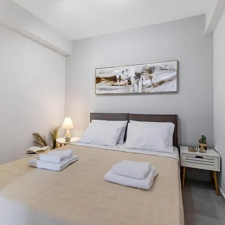 Mella Roa - Amar Apartment *