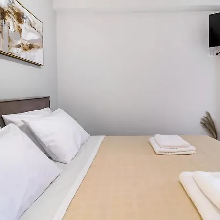 Mella Roa - Amar Apartment Nydri (Lefkada)